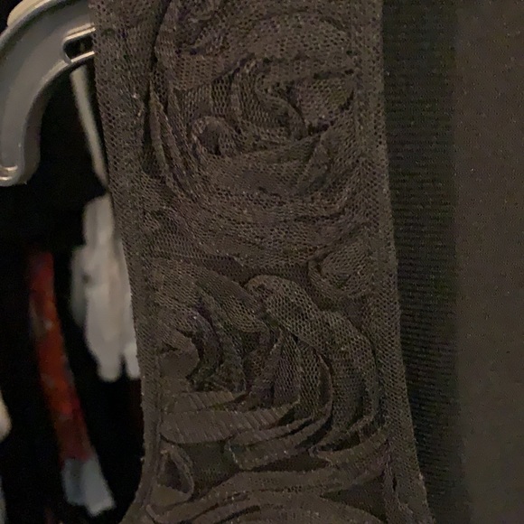 Rose laced blouse - Picture 3 of 3